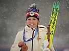 Biatlonistka Tereza Voborníková s bronzovou olympijskou medailí za závod s...
