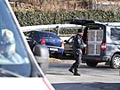 Policie prov��uje anonymní oznámení o výbu�ném systému v Ba�ov� nemocnici ve...