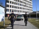 Policie prov��uje anonymní oznámení o výbu�ném systému v Ba�ov� nemocnici ve...