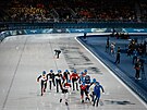 Hromadný start rychlobruslení. (21. února 2026)