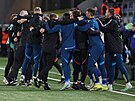Fotbalisté Sigmy Olomouc oslavují na h�i�ti v Lausanne postup do osmifinále...