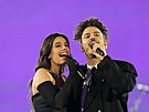 Zp�váci Margherita Vicariová a Davide Shorty vystupují na záv�re�ném...