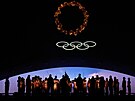 Sv�telná a hudební performance na záv�re�ném ceremoniálu zimních olympijských...