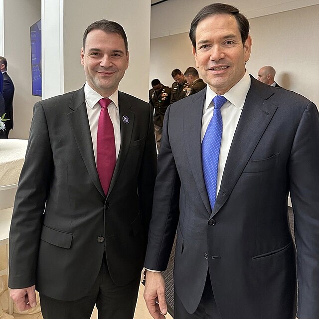 �esk� ministr zahrani�� Petr Macinka (Motorist� sob�) se b�hem sv� n�v�t�vy USA setkal se sv�m prot�j�kem Marcem Rubiem. (19. �nor 2026)