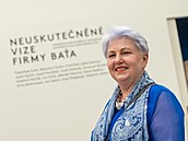 Pro Ladislavu Hor�ákovou je výstava Neuskute�n�né vize firmy Ba�a poslední,...