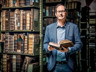 �Rád si povídal, bavilo ho jednotlivé p�íb�hy sbírat. M��eme tedy �íct, �e to...