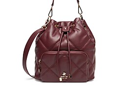 Vaky, známé jako bucket bags, za�ívají velký návrat, ale v mnohem rafinovan�j�í...