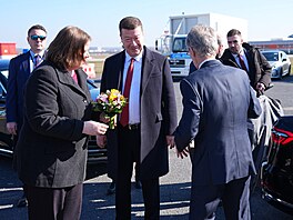 P�edseda Sn�movny Tomio Okamura (SPD) a p�edseda Senátu Milo� Vystr�il (ODS)...