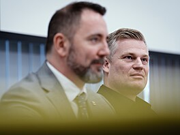 Ministr �ivotního prost�edí Igor �ervený (Motoristé) ve �tvrtek dopoledne...