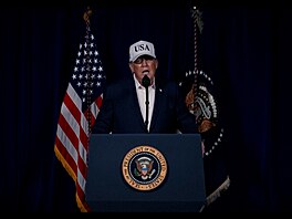 Bomby budou padat v�ude. Zni�íme íránské rakety a námo�nictvo, uvedl Trump.