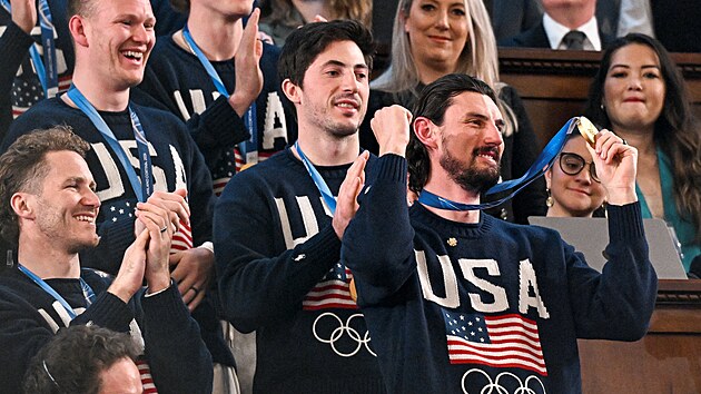 Americk� prezident Donald Trump ozn�mil, �e ud�l� Prezidentskou medaili svobody, co� je v USA nejvy��� civiln� vyznamen�n�, hokejov�mu brank��i Connoru Hellebuyckovi. (24. �nora 2026)