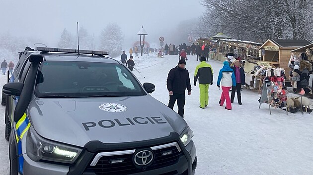 Policejn� ly�a�sk� hl�dky p�sob� ji� sedmou sezonu v�Beskydech a v Jesen�k�ch. Zima 2025/26.