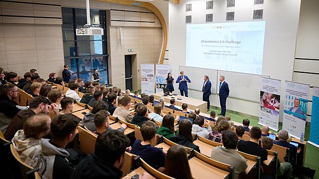 Ministr zdravotnictv� Adam Vojt�ch na Fakult� elektrotechniky a informatiky V�B � Technick� univerzity Ostrava vyhl�sil novou iniciativu Zdravotnictv� 4.0 Challenge. V�zva m� propojit klinickou praxi s technick�mi t�my a urychlit vznik konkr�tn�ch �e�en�, kter� zlep�� kvalitu, bezpe�nost a efektivitu zdravotn� p��e v �esk� republice. (24. �nora 2026)