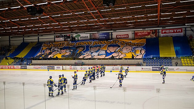 Bison bir kaptanla anlaştı. Antrenörler de kaldı