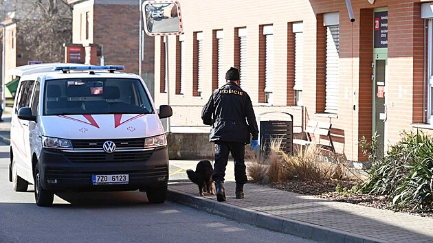 Policie prov��uje anonymn� ozn�men� o v�bu�n�m syst�mu v Ba�ov� nemocnici ve Zl�n�. (26.2.2026)