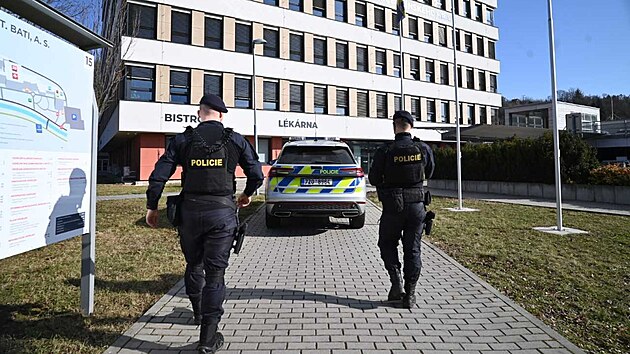 Policie prov��uje anonymn� ozn�men� o v�bu�n�m syst�mu v Ba�ov� nemocnici ve Zl�n�. (26.2.2026)