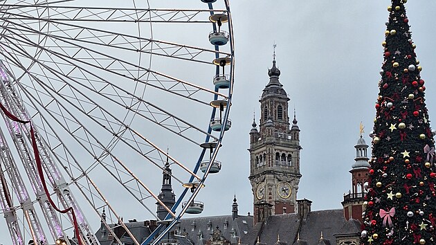 Historick� n�m�st� Grand Place ve francouzsk�m m�st� Lille b�hem adventn�ch trh� (3. ledna 2026)