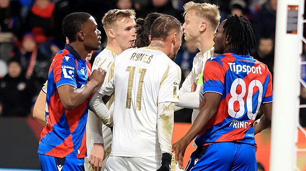 Pilsen – Sparta 0:0, Surovčík konuk takımı penaltıyla kurtardı