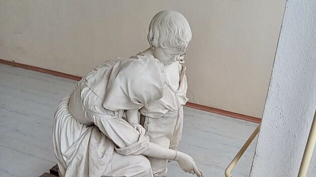 Ztracen� socha nalezena ve skladu m�sta, kde se na ni zapomn�lo.