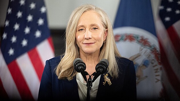 Guvern�rka americk�ho st�tu Virginie Abigail Spanbergerov� pron�� demokratickou odpov�� na projev prezidenta Donalda Trumpa o stavu Unie (25. �nora 2026)