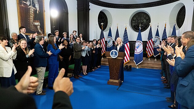 Guvern�rka americk�ho st�tu Virginie Abigail Spanbergerov� pron�� demokratickou odpov�� na projev prezidenta Donalda Trumpa o stavu Unie (25. �nora 2026)