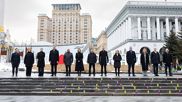 Ukrajinsk� prezident Volodymyr Zelenskyj nav�t�vil spolu se svou man�elkou Olenou Zelenskou a dal��mi evropsk�mi st�tn�ky pam�tn�k padl�m ukrajinsk�m obr�nc�m na N�m�st� nez�vislosti p�i �tvrt�m v�ro�� rusk� invaze na Ukrajinu. (24. �nora 2026)