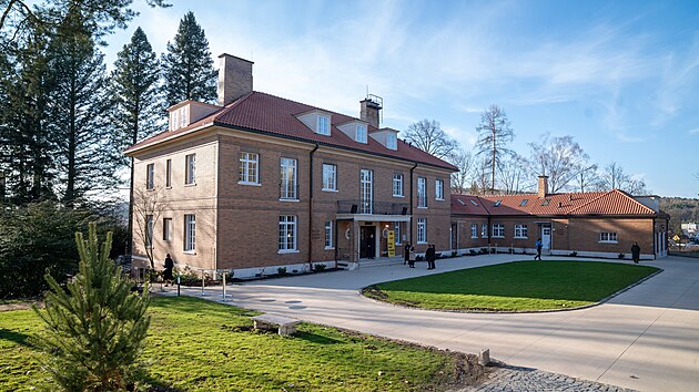 Po rok a p�l dlouh� rekonstrukci byla otev�ena vila ba�ovsk�ho �editele Dominika �ipery. Vzniklo v n� Kulturn� a kreativn� centrum Zl�nsk�ho kraje. Jeho sou��st� je i expozice v�novan� �iperovi. (�nor 2026)