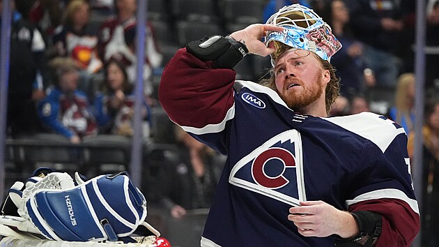 Coloradsk� g�lman MacKenzie Blackwood oddechuje b�hem p�eru�en� hry.