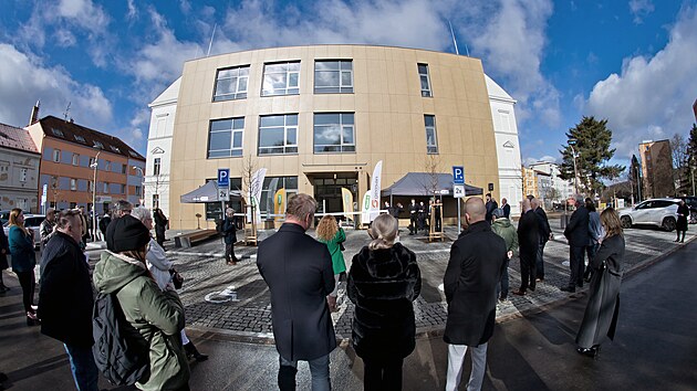 Rekonstruovan� b�val� �kola z roku 1902 v Plzni na Habrmannov� n�m�st� bude slou�it jako nov� s�dlo ��adu m�stsk�ho obvodu Plze� 4. (24. �nora 2026)