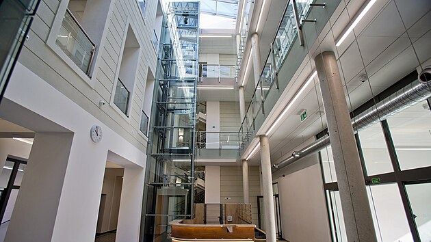 Rekonstruovan� b�val� �kola z roku 1902 v Plzni na Habrmannov� n�m�st� bude slou�it jako nov� s�dlo ��adu m�stsk�ho obvodu Plze� 4. (24. �nora 2026)