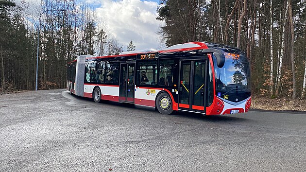 Plze�sk� m�stsk� dopravn� podniky poslaly do ulic m�sta nov� typ n�zkopodla�n�ch kloubov�ch autobus�. (24. �nora 2026)