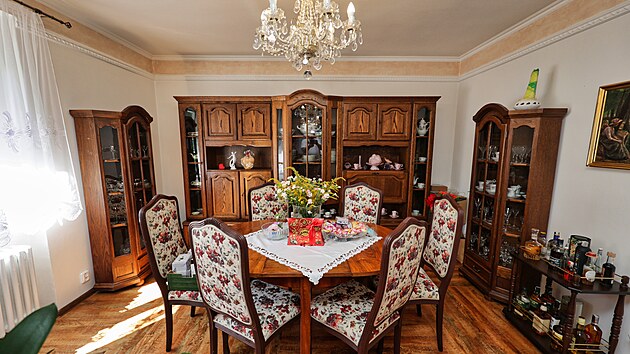 J�delna i ob�vac� prostor jsou za��zeny v rustik�ln�m stylu s atmosf�rou jist� nostalgie.