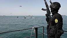 Spole�né námo�ní cvi�ení Ruska a Íránu v Hormuzském pr�livu (19. února 2026) 