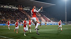 Gólová oslava Tomá�e Chorého po prom�n�né penalt�.