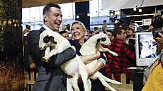 �éf Národního sdru�ení Jordan Bardella a Marine Le Penová na zem�d�lském...