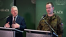 Tisková konference armádního generála Karla �ehky a ministra obrany Jaromíra...