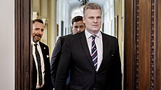 Na zasedání vlády p�ichází Filip Turek a nov� jmenovaný ministr �ivotního...