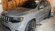 Jeep Grand Cherokee Trackhawk z roku 2019 se ve Státech prodává za 78 000...