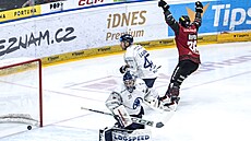 Michal �epík ze Sparty slaví gól po �esti vte�inách v utkání proti Plzni.
