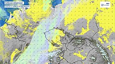 Celková obla�nost v ned�li ráno s nazna�eným proud�ním od jihozápadu ve vý�ce...
