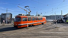 M��ící tramvaj na Dvoreckém most� (25. února 2026)