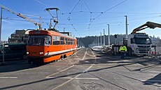 M��ící tramvaj na Dvoreckém most� (25. února 2026)