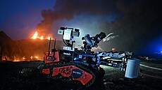 Slovenský hasicí robot Colossus vypomáhal hasi��m p�i likvidaci po�áru...