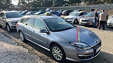 �umper�tí taxiká�i p�ipravují svá vozidla na uct�ní památky zavra�d�né...