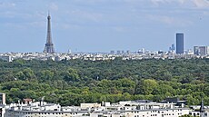 N�kte�í místní obyvatelé ozna�ují stavbu za krabici, ve které byla Francii...