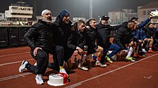 Slávistická d�kova�ka na Julisce. Trenér Jind�ich Trpi�ovský dostal od fanou�k�...