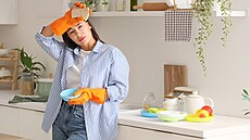 Studie z roku 2017 odhalila, �e na jednom kubickém centimetru houbi�ky �ije a�...