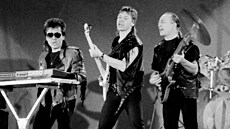 Kapela Olympic (zleva Jiri Valenta, Milan Broum a Petr Janda) na koncertním...
