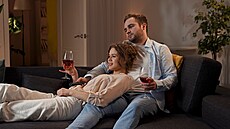 �asto se nenápadn� zvy�uje vypité mno�ství a �lov�k alkoholu za�íná pod�izovat...