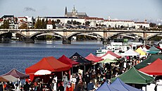 Pra�ské náplavky v covidu